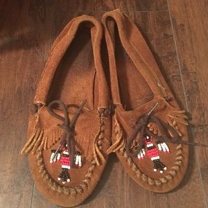 Minnetonka moccasin size 7 (final price)