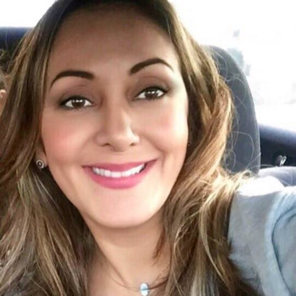 Meet your Posher, Monica