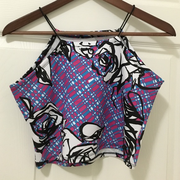 MISSGUIDED Crop Top - Picture 2 of 3