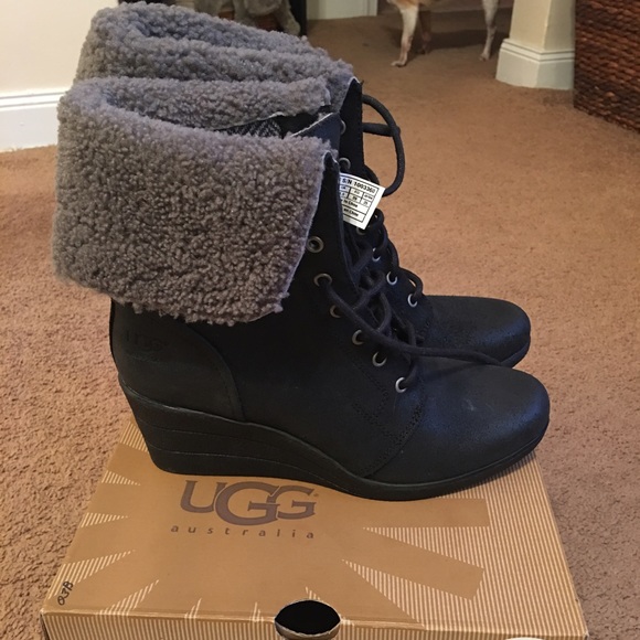🎉ONE DAY SALE🎉NWT UGG W ZEA!!!!!