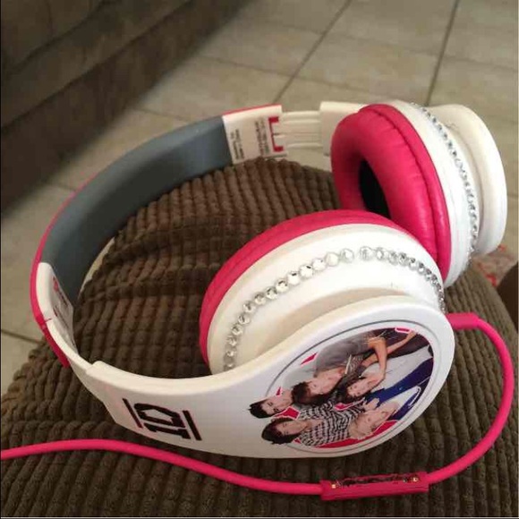 1 direction headphone