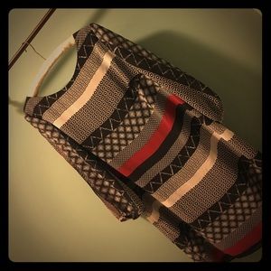 Split sleeve dress with exposed half zipper back