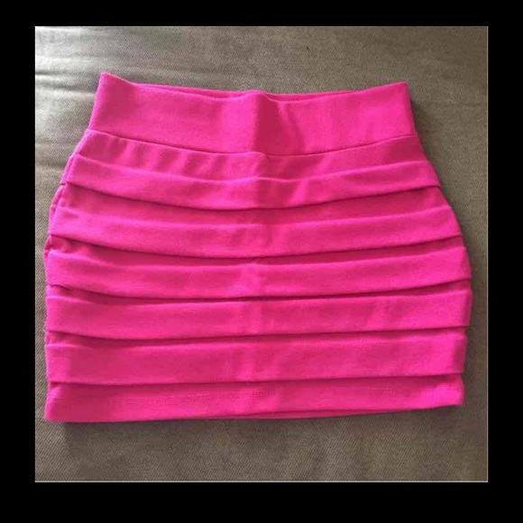 High wasted pink skirt