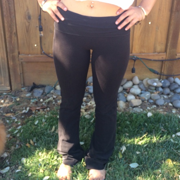 Black yoga pants