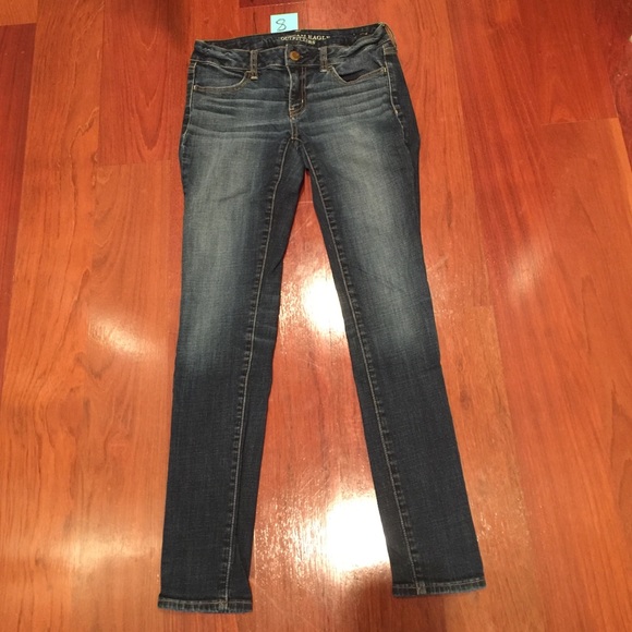 AEO super stretch Jegging. Medium wash