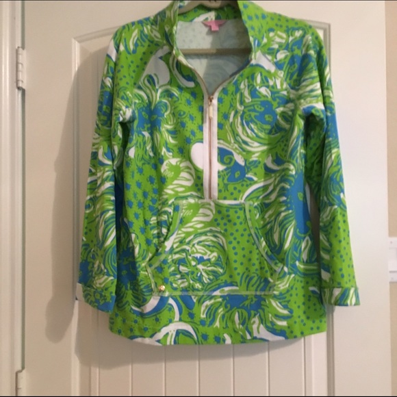 Lilly Pulitzer like new popover in blue and green.
