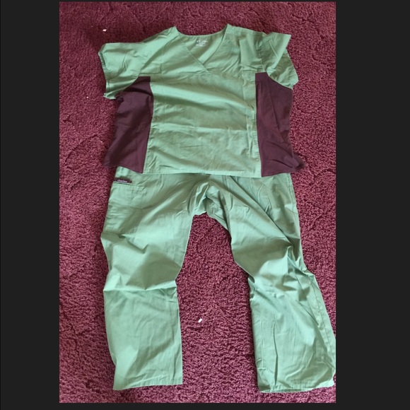 Cherokee Scrub Set