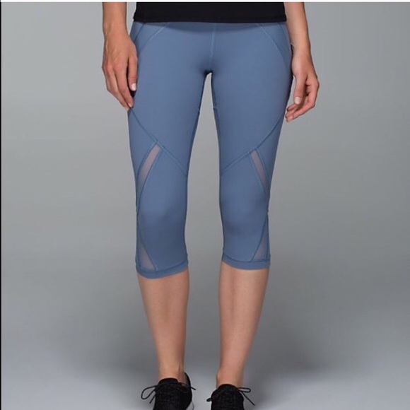 Lululemon Cool To Street Crop - size 4