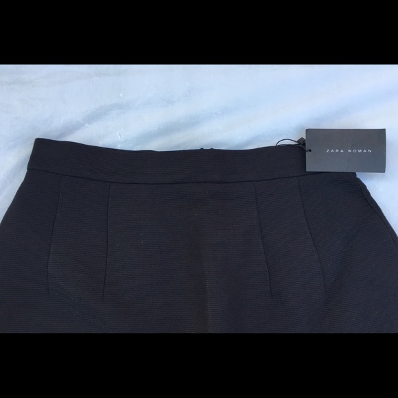 ❌❌SOLD❌❌BNWT Zara textured skirt L - Picture 2 of 3