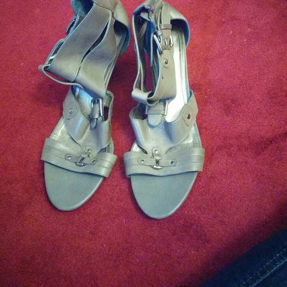 Preview International Heels:The Velvet Closet
