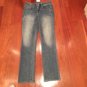 AEO straight leg jeans  medium to light wash