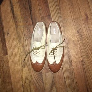 Vintage Taupe and Brown Saddle Shoes/ Oxfords