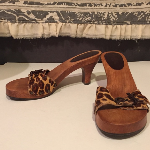 *Like new* MIA wood and leopard heels (8)