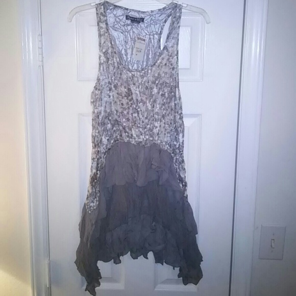 🔴NWT🔴 Cute floral grayish shirt/dress...