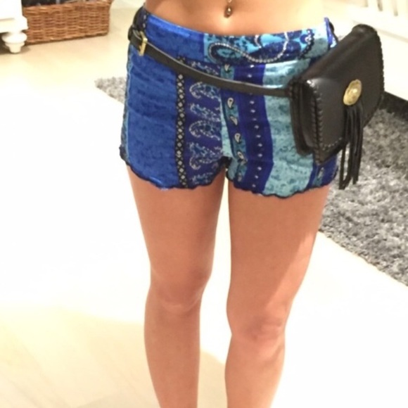 LF Patterned Soft Shorts - Picture 2 of 3