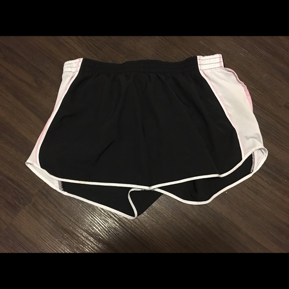 Nike size L running short