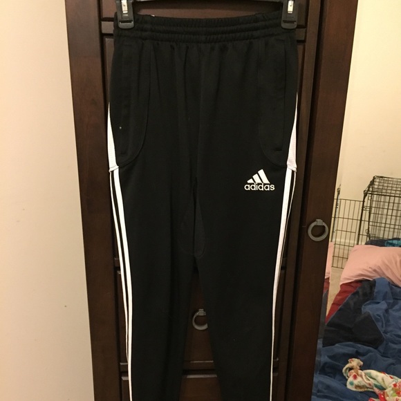 Womens Adidas soccer pants   Great condition.