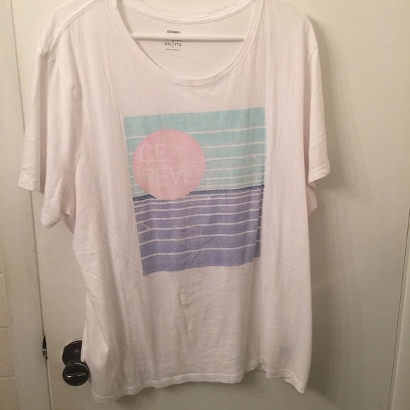 Old Navy tee