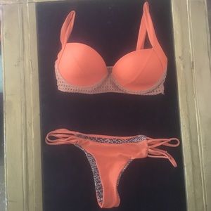 Acacia L gr canaria top / L maui bottoms in mango