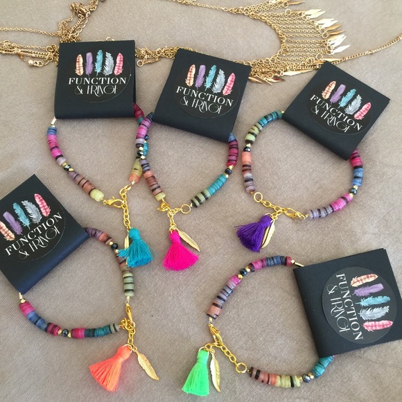 Sale! Gold Bar & Heishi Shell Bead Bracelet! - Picture 2 of 3