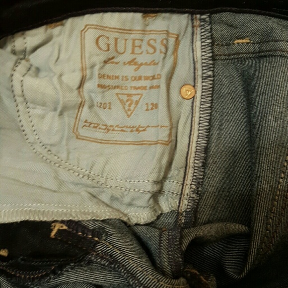 Like new Guess jeans - Picture 4 of 4