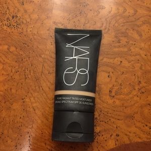 Nars radiant tinted moisturizer