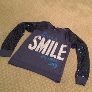 What?!? Gorgeous details! Kids size 18 fits 2/4