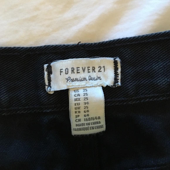 Black high waisted shorts - Picture 3 of 3