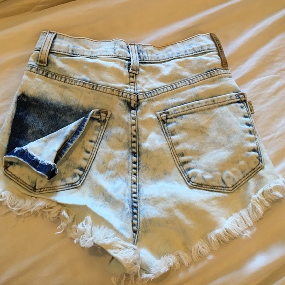 White high waisted shorts - Picture 1 of 3