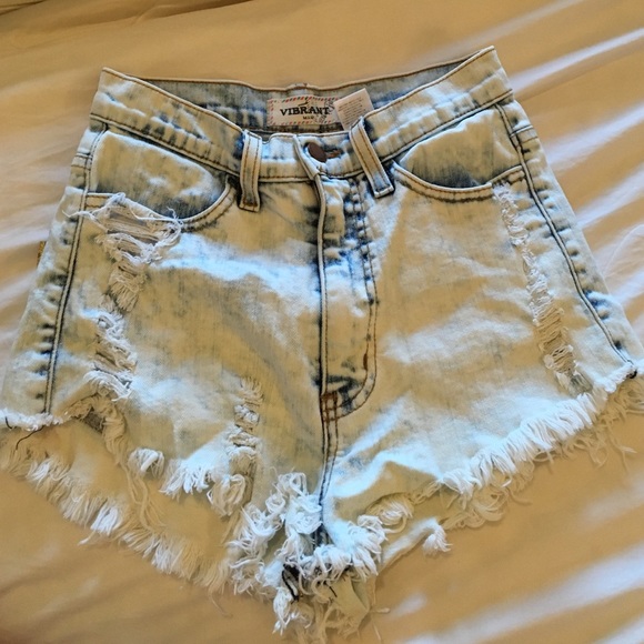 White high waisted shorts - Picture 2 of 3