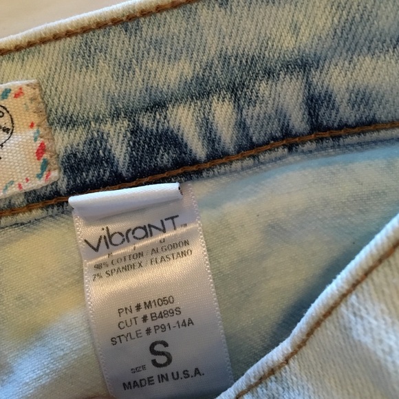 White high waisted shorts - Picture 3 of 3