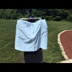 Nike Golf size 10 light blue skort