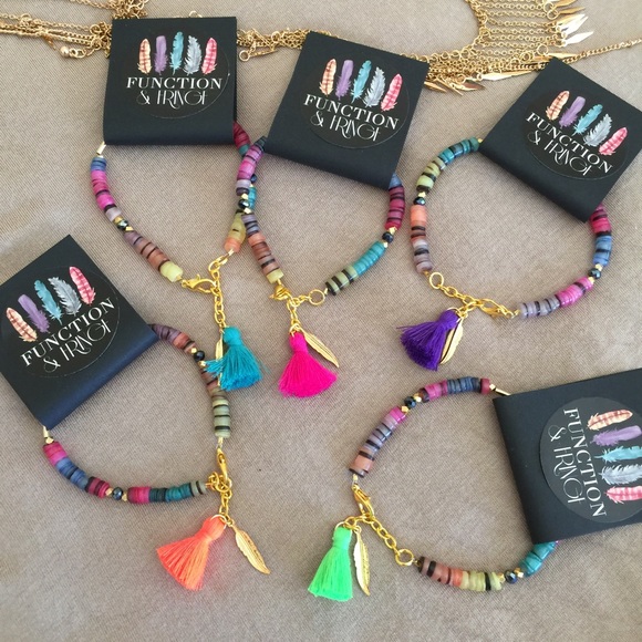 Salle! Gold Bar & Heishi Shell Bead Bracelet! HP! - Picture 2 of 3