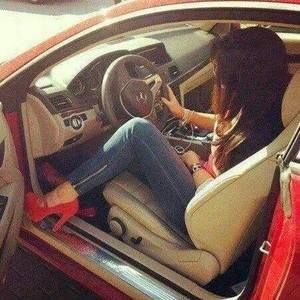 Meet your Posher, Sara