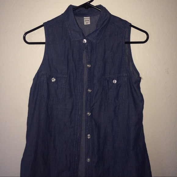 Sleeveless button up