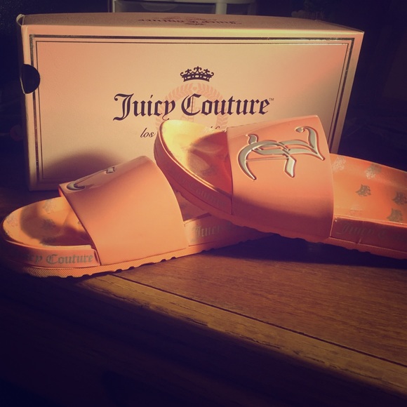 Juicy couture slip on sandals