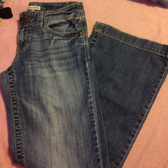 Avery Wide Leg Jeans by Aeropostale