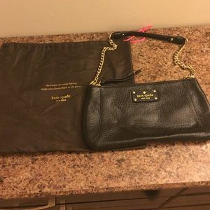 🛍Trade🛍 Kate Spade NWOT black purse & Guess tote