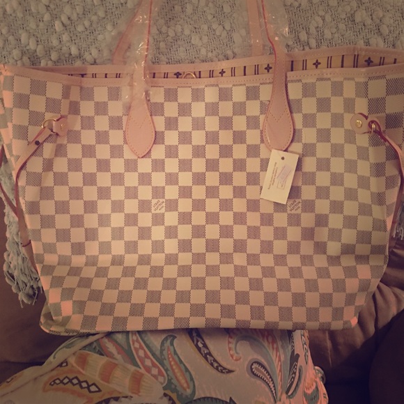 LV bag GM💕 price reflects authenticity. NWT
