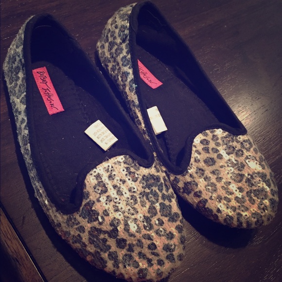 Sparkly Leopard print flats!