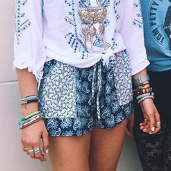 LF Soft Shorts - Picture 2 of 4