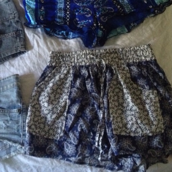 LF Soft Shorts - Picture 4 of 4