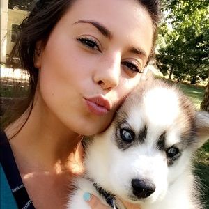 Meet your Posher, Brooke