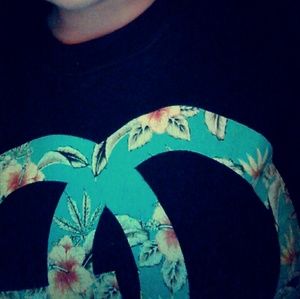 OBEY sweater from Zumies