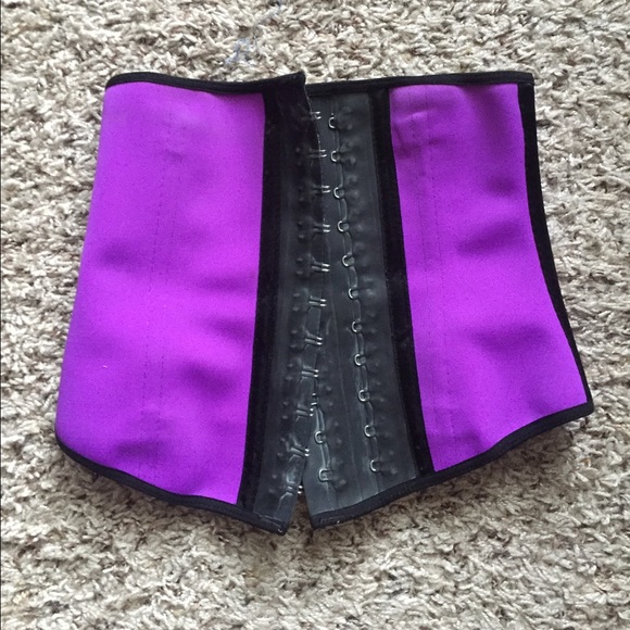 Waist trainer