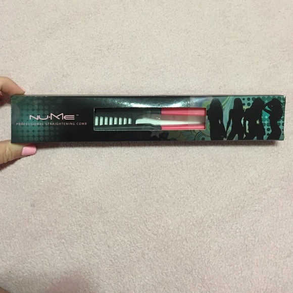 Professional straightening comb