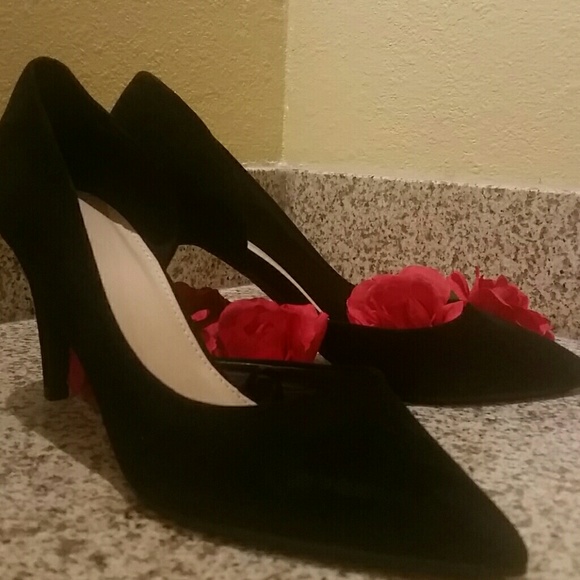 Black pointed heels