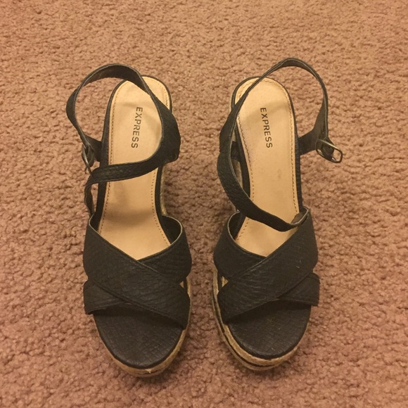 Black express summer wedges!