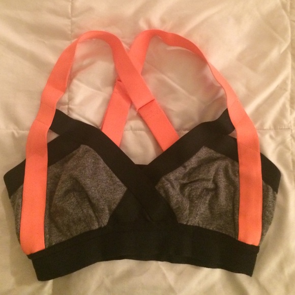 Aritzia Sporty Bralette/Yoga Bra