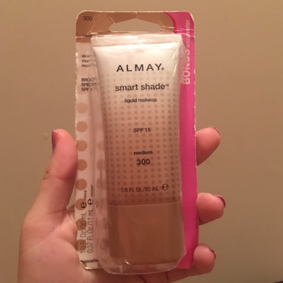 Almay smart shade foundation in Medium